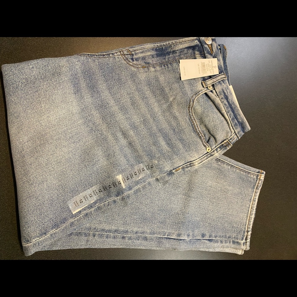 American Eagle Stretch Curvy Mom Jeans